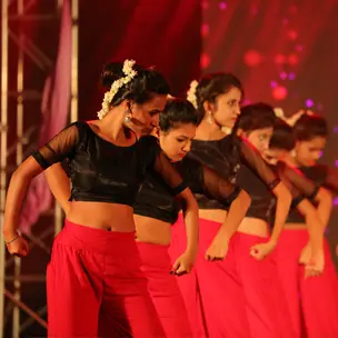 Contemporary at Buskers